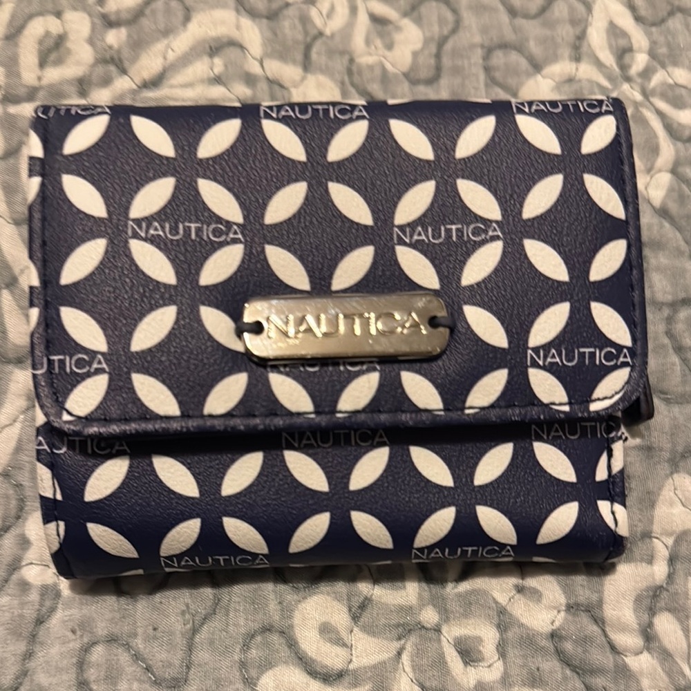 Nautica Blue and White Geometric Wallet - Picture 6 of 6